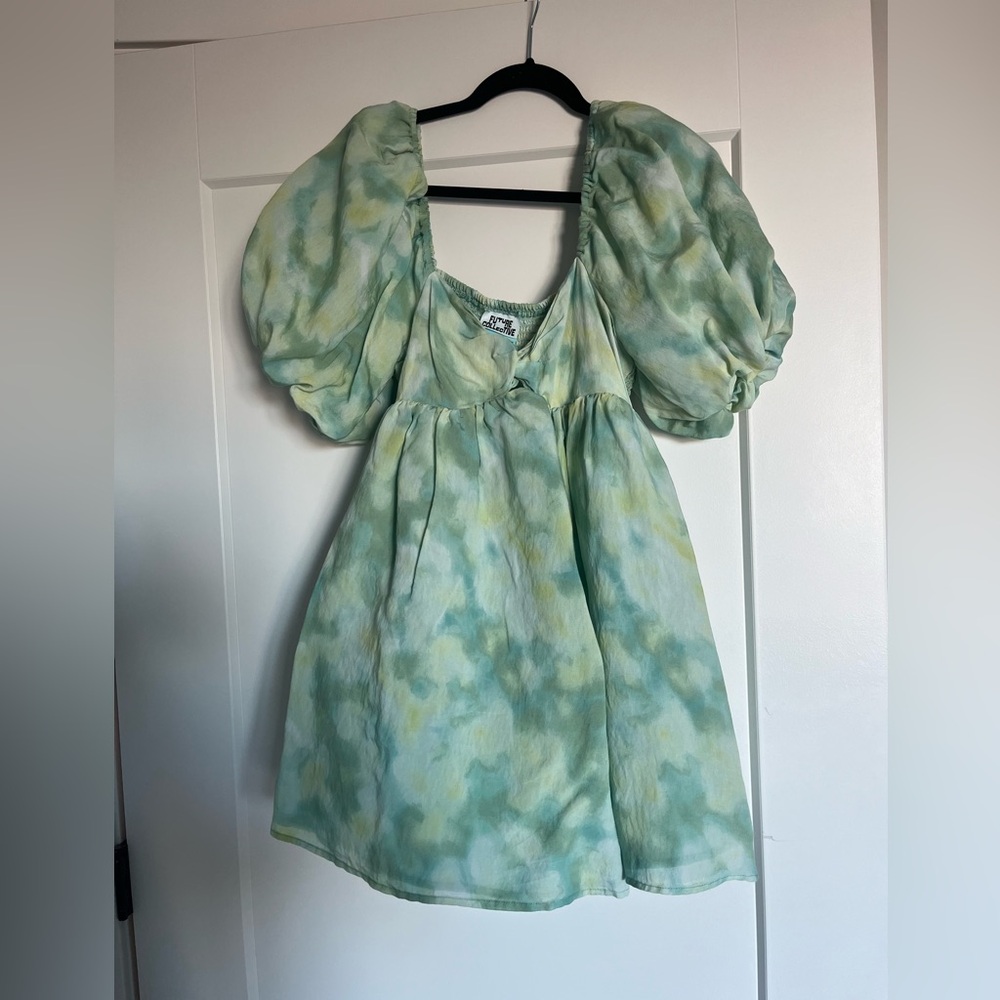 Blue-green puff sleeve dress